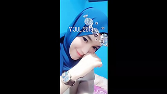 Terangsang Oleh Wanita Indonesia Di Bigo Live