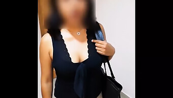 Femme De Bureau Mature Comble Ses Désirs Sexuels