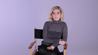 Očarljivi Izziv Kiernan Shipka Za Solo Masturbacijo