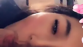 Si Cantik Asia Memberikan Blowjob Snapchat Yang Panas