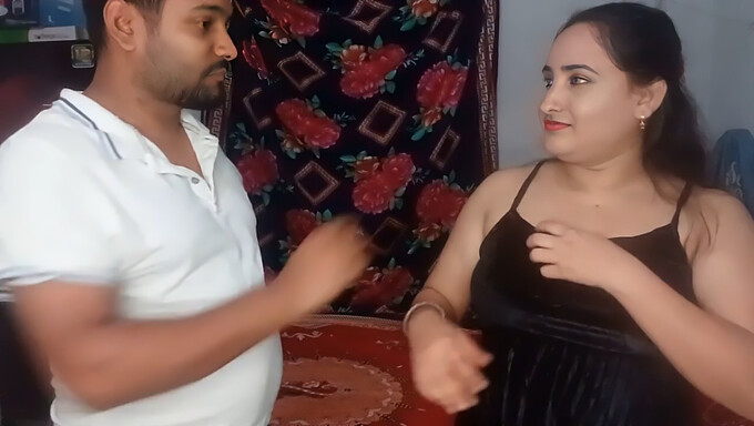 18-Year-Old Indian Girl Jiggles In Front Of Her Brother Without Him