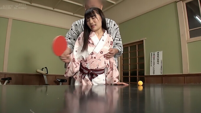 A Garota Japonesa Mio Fukada Tem Seu Cu Fodido Em Público