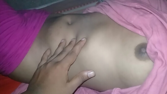 Follada De Coño De 18+: Chica Adolescente Desi Caliente Lo Toma