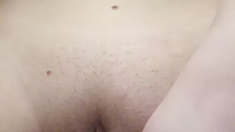 Tight Pussy Gets The Attention It Deserves In Public Restroom!