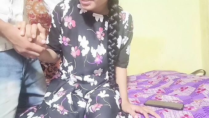 Sesso Sensuale Con Una Bhabhi Desi In Un Video Fatto In Casa