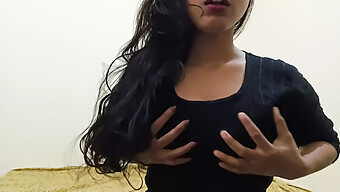 Pacar India Berpayudara Besar Menikmati Creampie Anal Dan Meremas