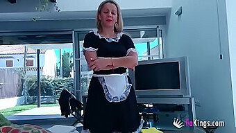 Velká Zadečkatá Milfka Dostane Velký Penis Do Obličeje A Zadečku