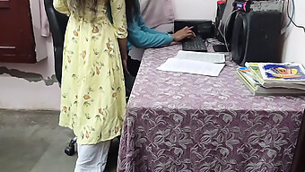 Sonia, Gadis Kantor, Mendapatkan Vaginanya Dientot Oleh Bosnya