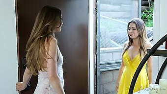 Fodendo Os Peitos E Lambendo A Buceta Com Melissa Moore E Capri Anderson