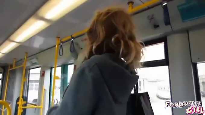 Plăcere Publică Într-O Călătorie Cu Tramvaiul Din Frankfurt