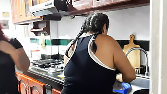 Adolescente Y Criada Madura Son Folladas Por Su Padrastro Mientras Su Esposa Cocina..