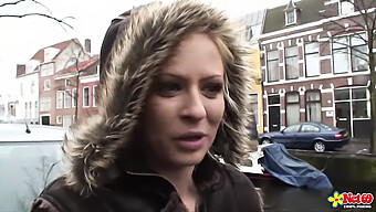 Prachtige Blondine Krijgt Haar Gezicht Geneukt En Komt Hard Klaar!