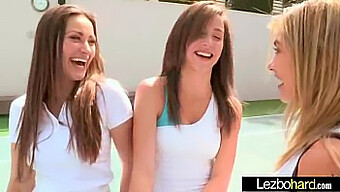 Las Adolescentes Lesbianas Dani Daniels, Malena Morgan Y Lia Lor Se Complacen En Un Show De Cámara