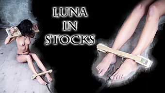 Foot Fetish Fun With Luna'S Stockings