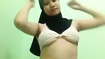 Watch An Indonesian Girl Strip And Masturbate On Camera